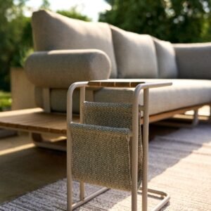 Šoninis stalas Livo 31x25x45 cm Aliuminis, smėlio spalvos, tiko mediena, atsparus saulės spinduliams pilkai smėlio spalvos audinys