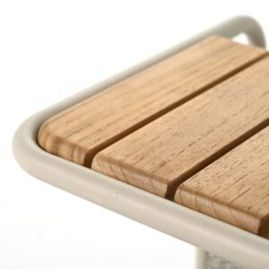 Šoninis stalas Livo 31x25x45 cm Aliuminis, smėlio spalvos, tiko mediena, atsparus saulės spinduliams pilkai smėlio spalvos audinys