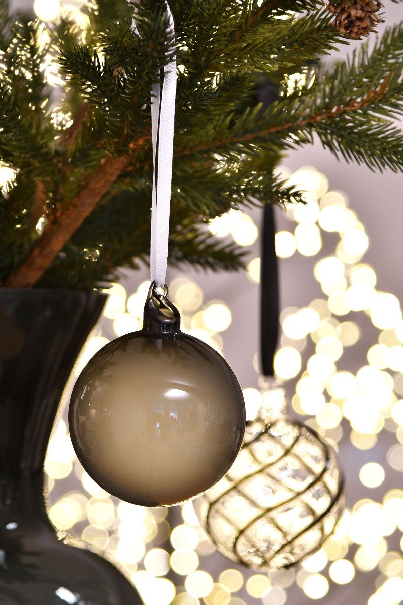 Bauble 8cm Black