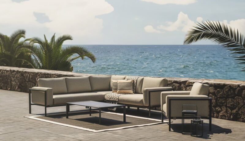 Corner garden lounge set Iluma 3-piece Miloo Home