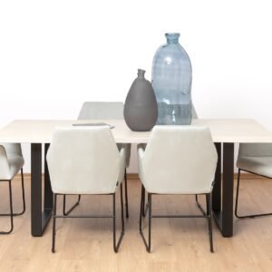 Vigo stalo komplektas su pilkomis Quadrato kėdėmis