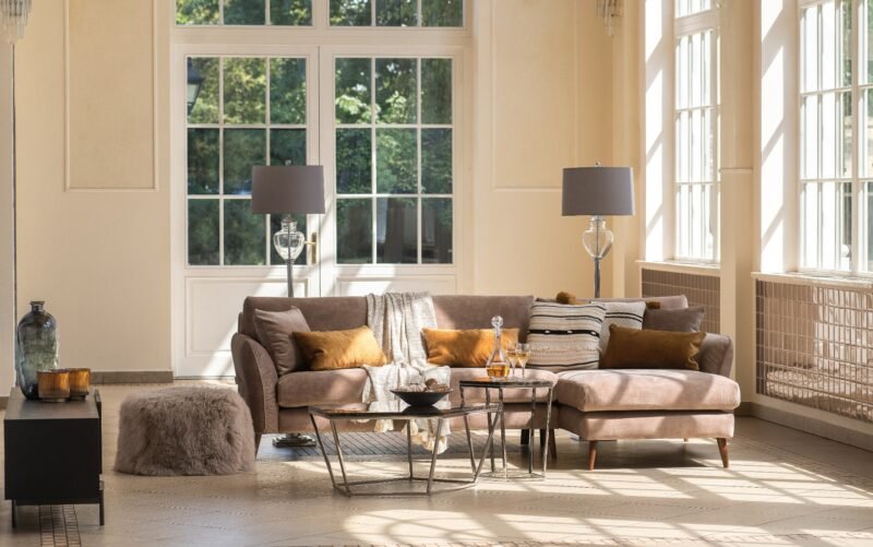 Stovinis šviestuvas „Amphora“ su gaubtu 43x43x170 cm