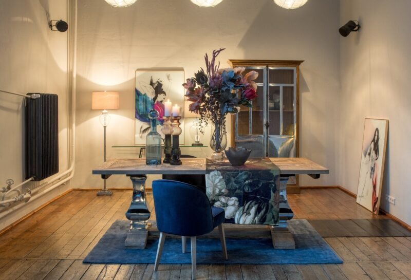 Stovinis šviestuvas „Amphora“ su gaubtu 43x43x170 cm