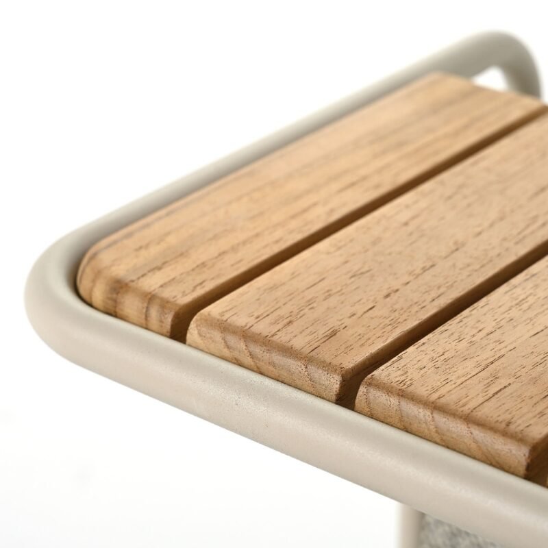 Šoninis stalas Livo 31x25x45 cm Aliuminis, smėlio spalvos, tiko mediena, atsparus saulės spinduliams pilkai smėlio spalvos audinys