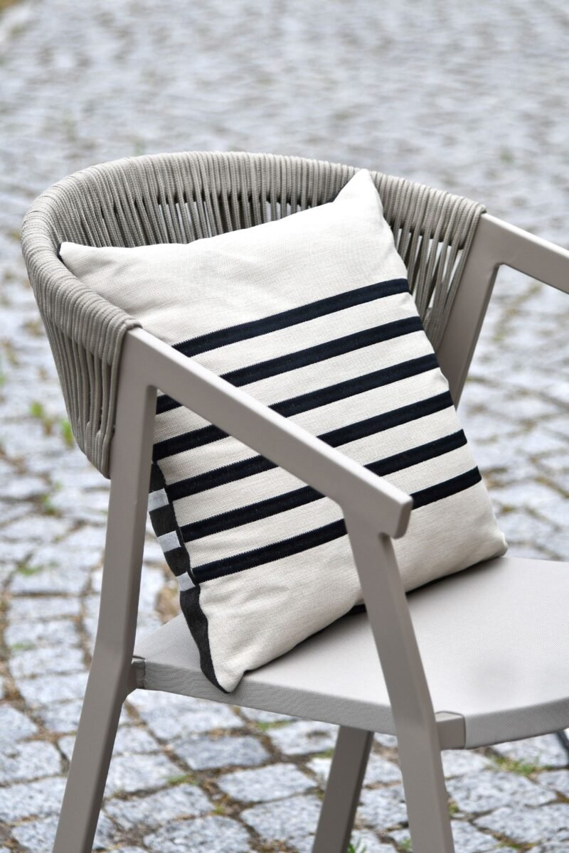 Double-sided cushion Iluma 45x45 cm