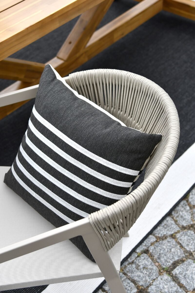 Double-sided cushion Iluma 45x45 cm