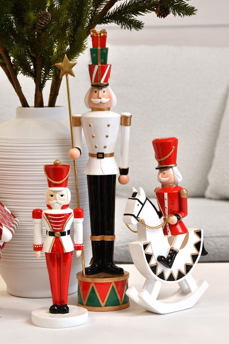 Soldier figurine 26 cm