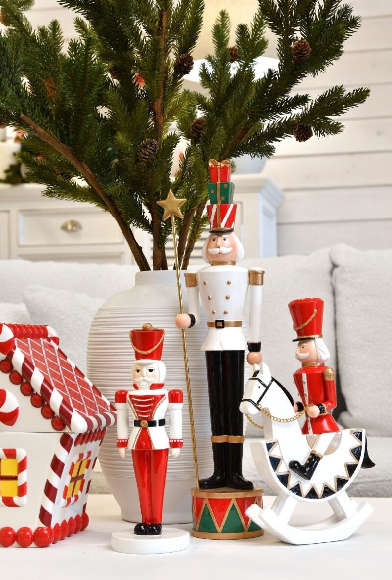 Soldier figurine 26 cm