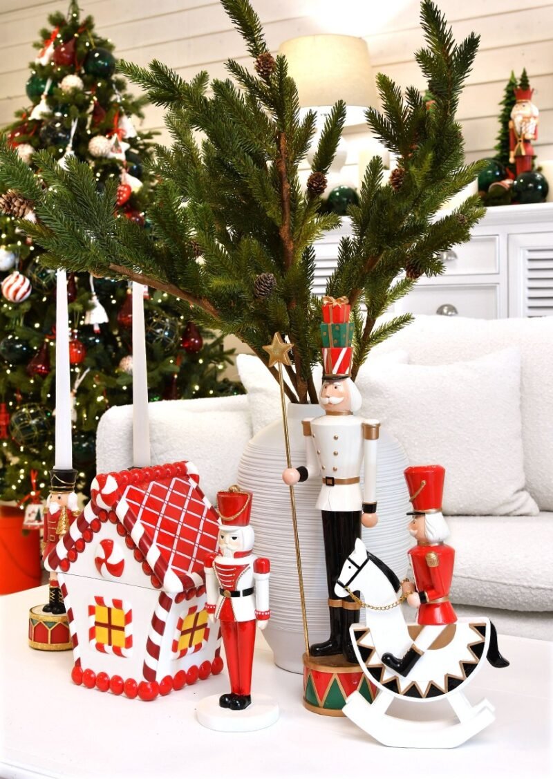 Soldier figurine 26 cm