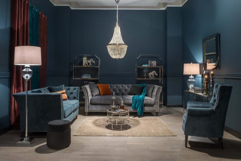 Stovinis šviestuvas „Amphora“ su gaubtu 43x43x170 cm