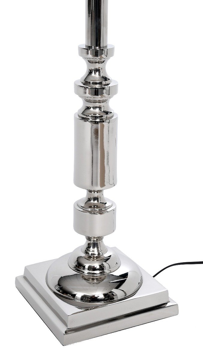 Astaire XL Square toršero pagrindo matmenys yra 25x25x140 cm.