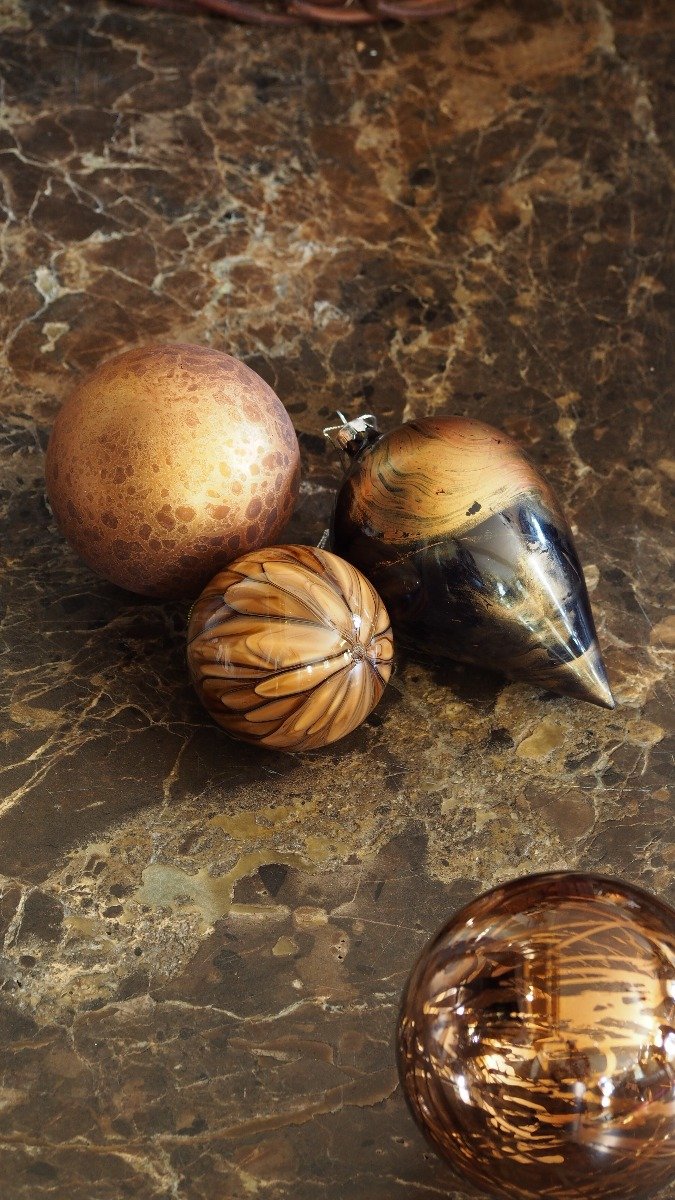 Brown shaded bauble 10 cm