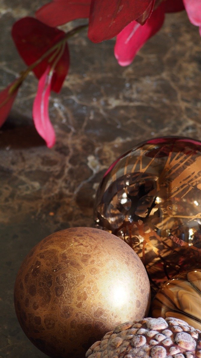 Brown shaded bauble 10 cm