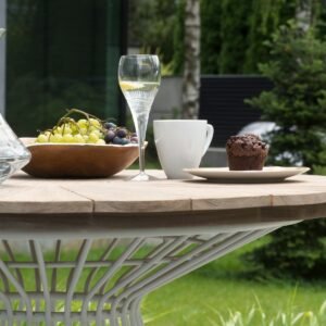 Ivy valgomojo stalas, matmenys apytikriai 110x74 cm