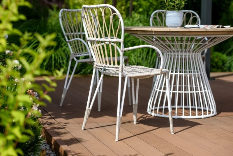 Ivy valgomojo stalas, matmenys apytikriai 110x74 cm